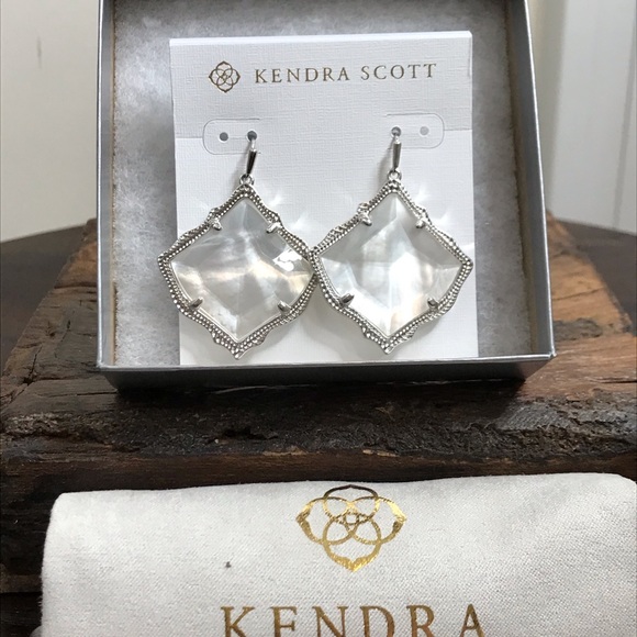 NWT Kendra Scott Silver Ivory MOP Kirsten’s! - Picture 6 of 10